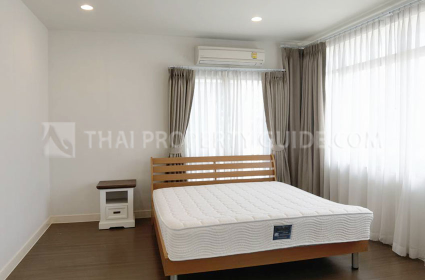 House with Shared Pool in Krung Thep Kritha 